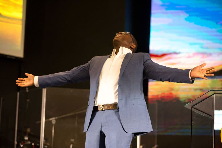 World-renowned Motivational Speaker Marcus Gill shares how to live with ...