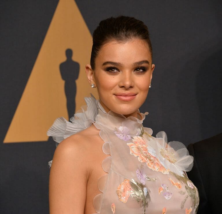 Hailee-Steinfeld